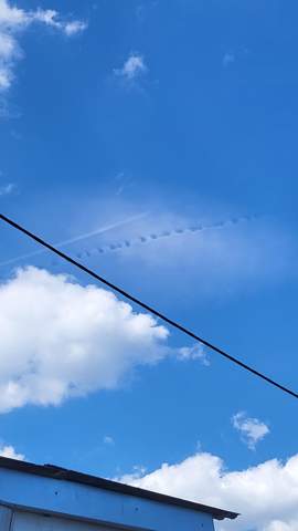- (Flugzeug, Chemtrails, Wettermanipulation)