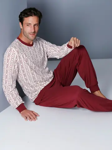 - (Kleidung, Outfit, Jogginghose)