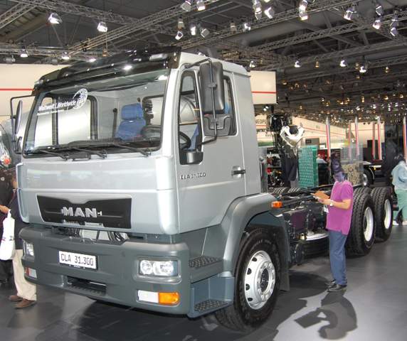 - (LKW, Steyr)