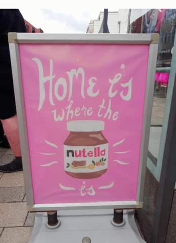 - (Schokolade, Nutella)