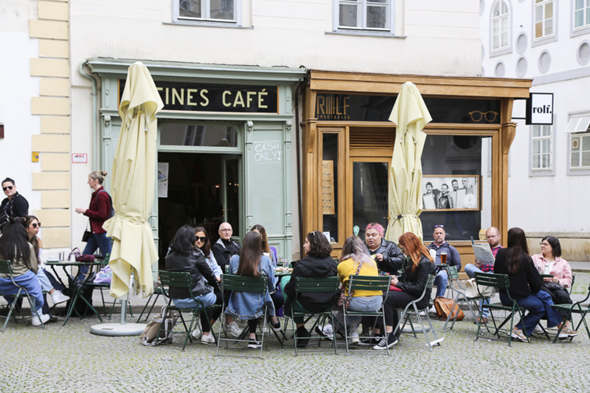 - (Freundin, Attraktivität, München)