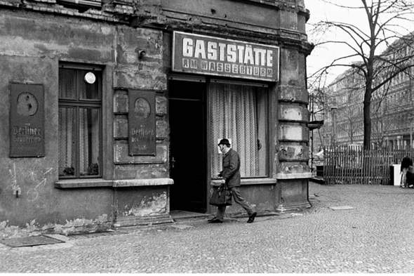 - (Berlin, DDR, Sauberkeit)
