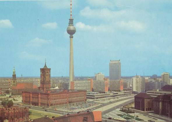 - (Berlin, DDR, Sauberkeit)