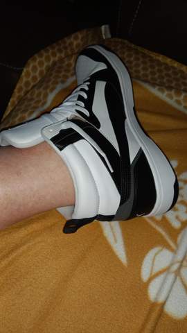 - (Füße, Nike, Sommer)