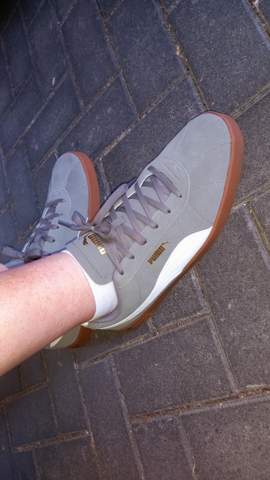 - (Füße, Nike, Sommer)