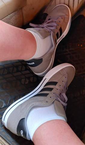 - (Füße, Nike, Sommer)