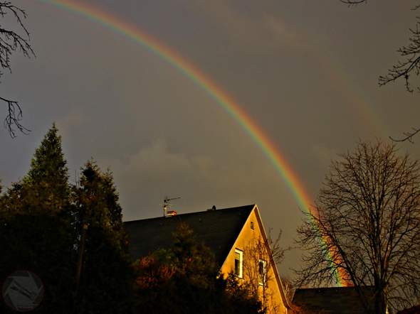 - (Menschen, Sonne, Regen)