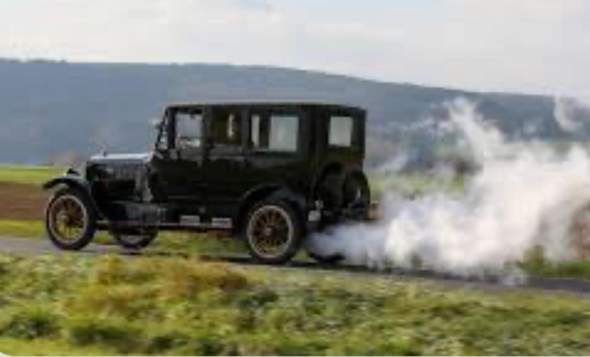 - (Auto, Automarke, Antrieb)