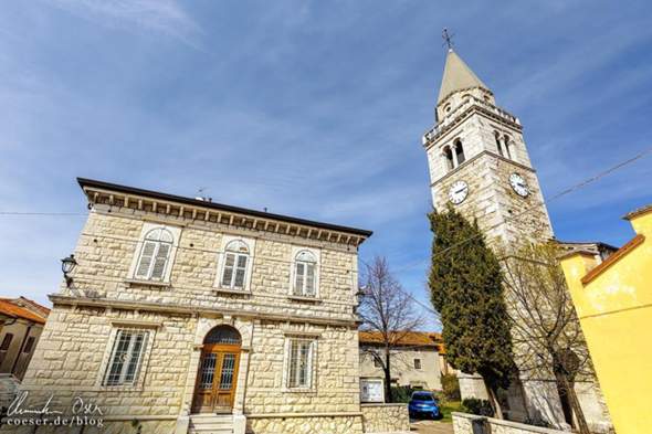- (Geografie, Italien, Triest)