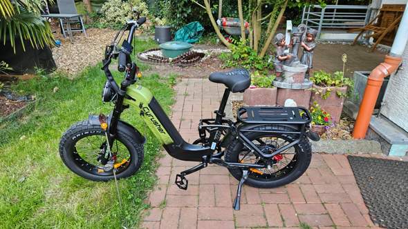 - (Menschen, Fahrrad, Mountainbike)