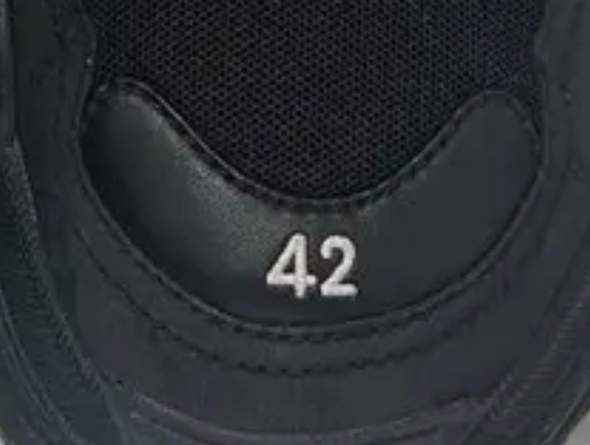 - (Sneaker, Fake, Fälschung)