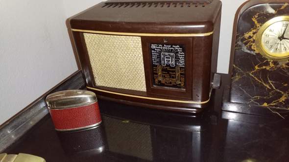 - (Alter, Radio)