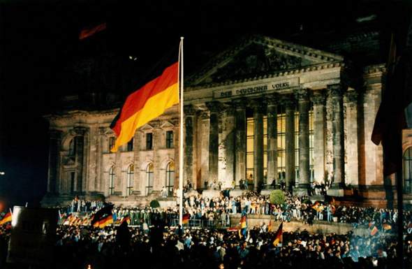 - (Deutschland, Europa, Berlin)