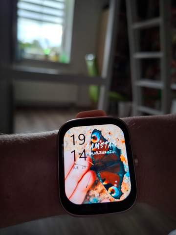 - (Technik, Sport, Mode)