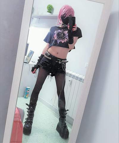 Goth femboy? (Kleidung, Mode, Aussehen)