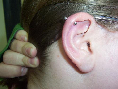 Bild 1: mit zwei Kugeln - (Piercing, Helix, Piercer)