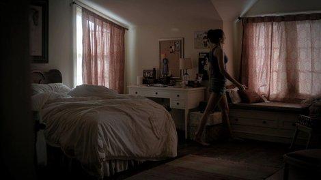elenas room bettsicht - (Foto, Zimmer, Vampire Diaries)