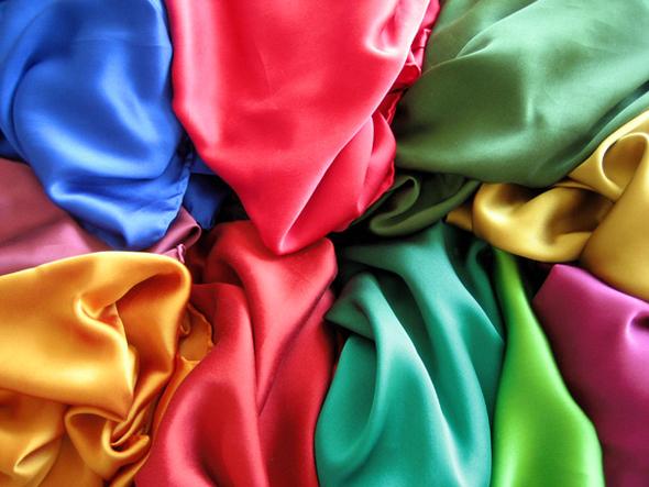 Tücher aus Bio-Seide, handgefärbt in vielen Farben - (Stoff, Textilien, Seide)