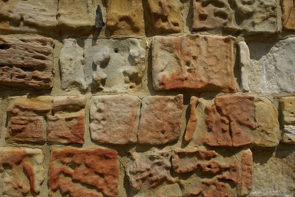 verwitterte Mauer-im-Baskenland - (Kunst, Tusche)