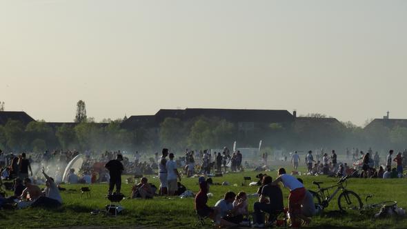 Grillen auf dem Tempelhofer Feld (1) - (Berlin, Sehenswürdigkeiten, Geheimtipp)