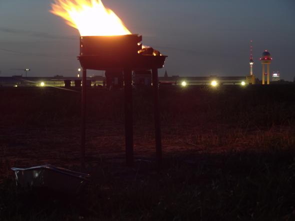 Grillen auf dem Tempelhofer Feld (3) - (Berlin, Sehenswürdigkeiten, Geheimtipp)