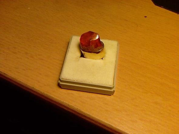 - (Schmuck, Edelsteine, Mineralien)