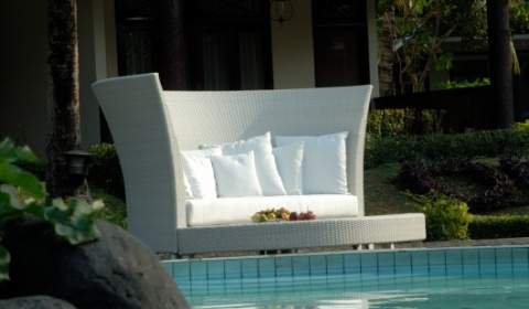 Wo gibt es ein Rundsofa aus Rattan? (Garten, wohnen, Möbel)