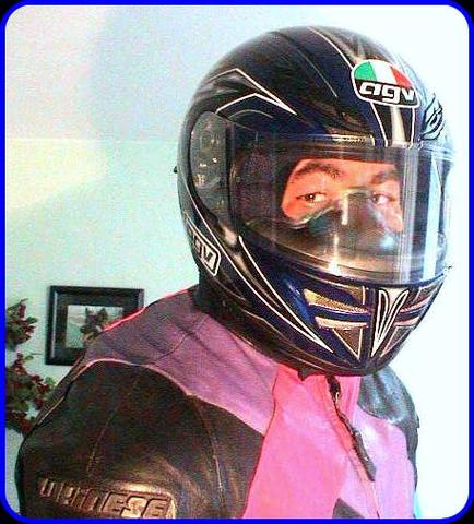 Ich mit Helm u.XXL-Nasenspoiler drin der bis z.Nasenansatz hochgeht - (Motorrad, Roller, Mofa)