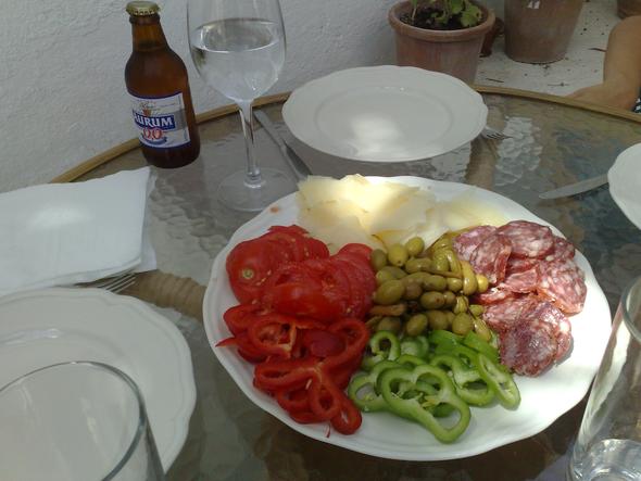 spanischer Tapas Teller - (Geld, Urlaub, Spanien)