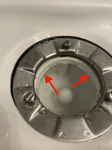 Duschablauf verstopft: Was tun, wenn das Wasser nicht abläuft? () Duschablauf verstopft: Was tun, wenn das Wasser nicht abläuft?