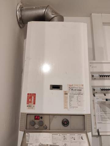 Boiler Von Junkers Zeigt Fehlermeldung Heizung Warmwasser Warmes Wasser