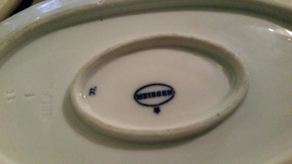 Ist das eine Orginal Meissen Schale, weil Meissen doch nie ausgeschrieben wird oder? (Antiquitäten, Porzellan)