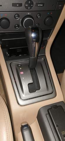 Was macht der Knopf hinter dem Gaspedal eines Autos? (Technik, Auto, Auto  und Motorrad)
