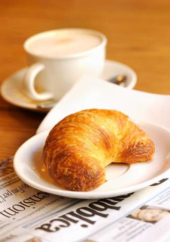 🇫🇷 Wie findet ihr französisches Frühstück ☕️🥐📰?