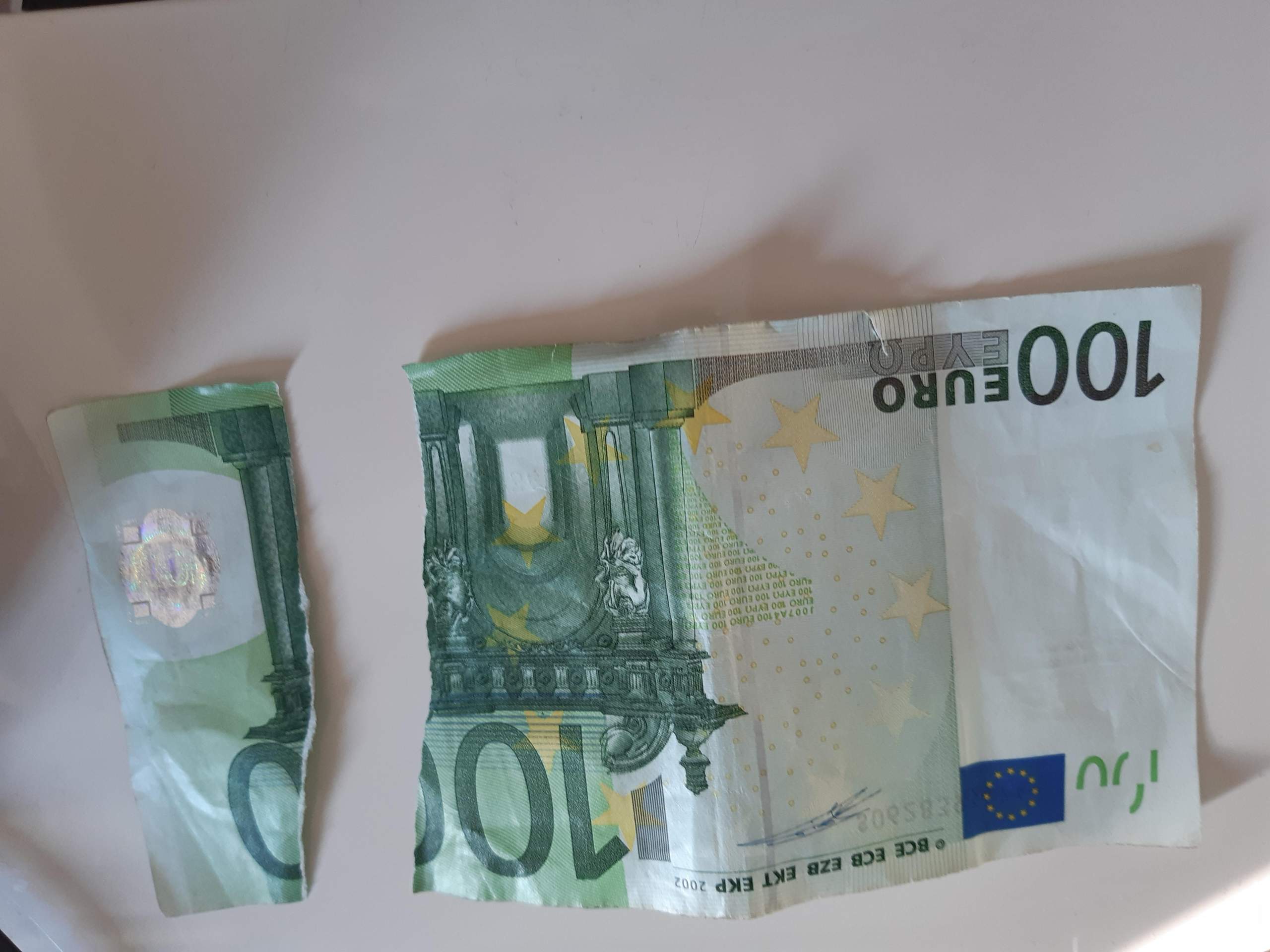 100€ schein zerissen was tun? (Geld, Bank, Euro)