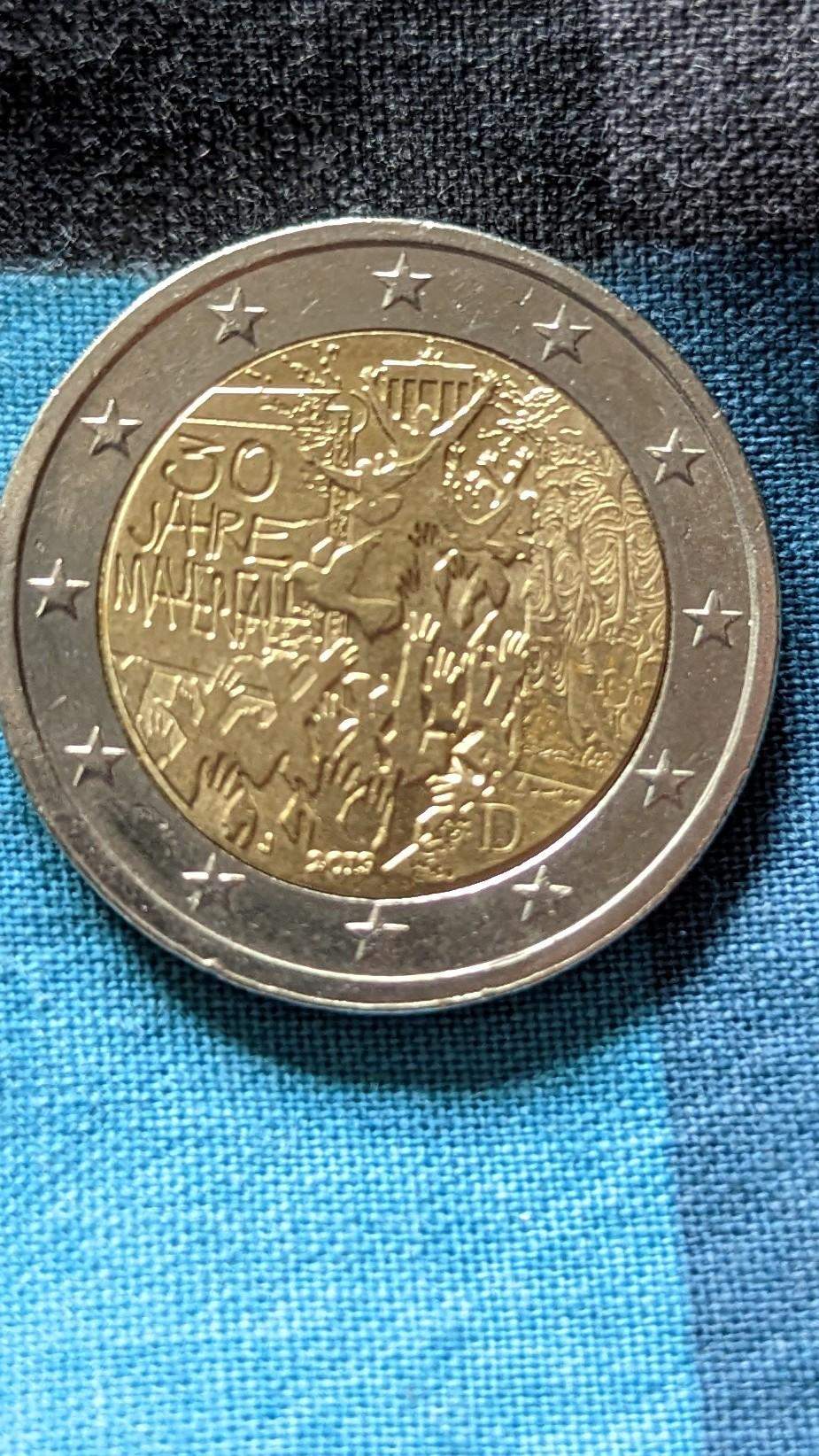 2 Euro 30 Jahre Mauerfall Fehlprägung? (Münzen, Sammlerstück)