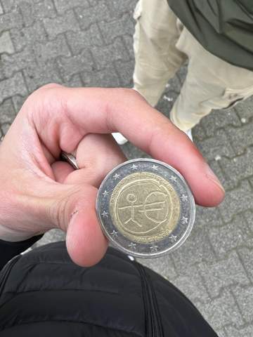 2€ Münze mit Strichmännchen selten fehlprägung?