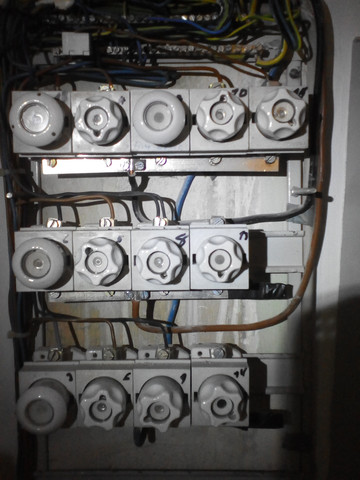 Stromverteiler-Bild2 - (Elektrik, Elektrotechnik, Stromverbrauch)