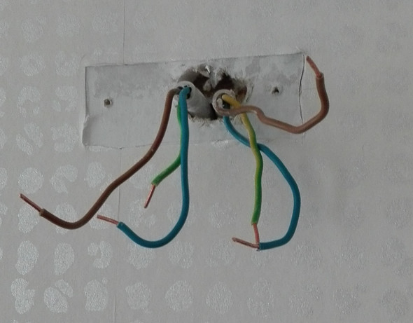 diese Kabel an Wandleuchte anschliessen - (Elektro, Anschluss)