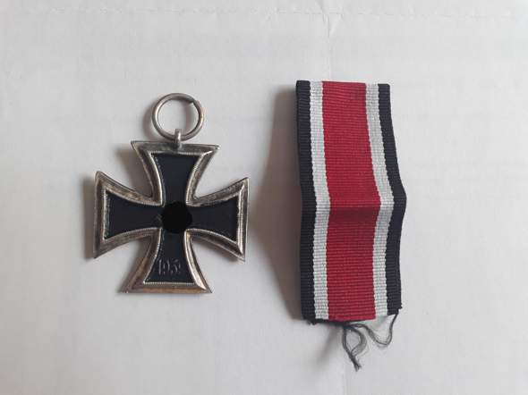 2 x Eisernes Kreuz 2. Klasse 1939 Original oder Fake?