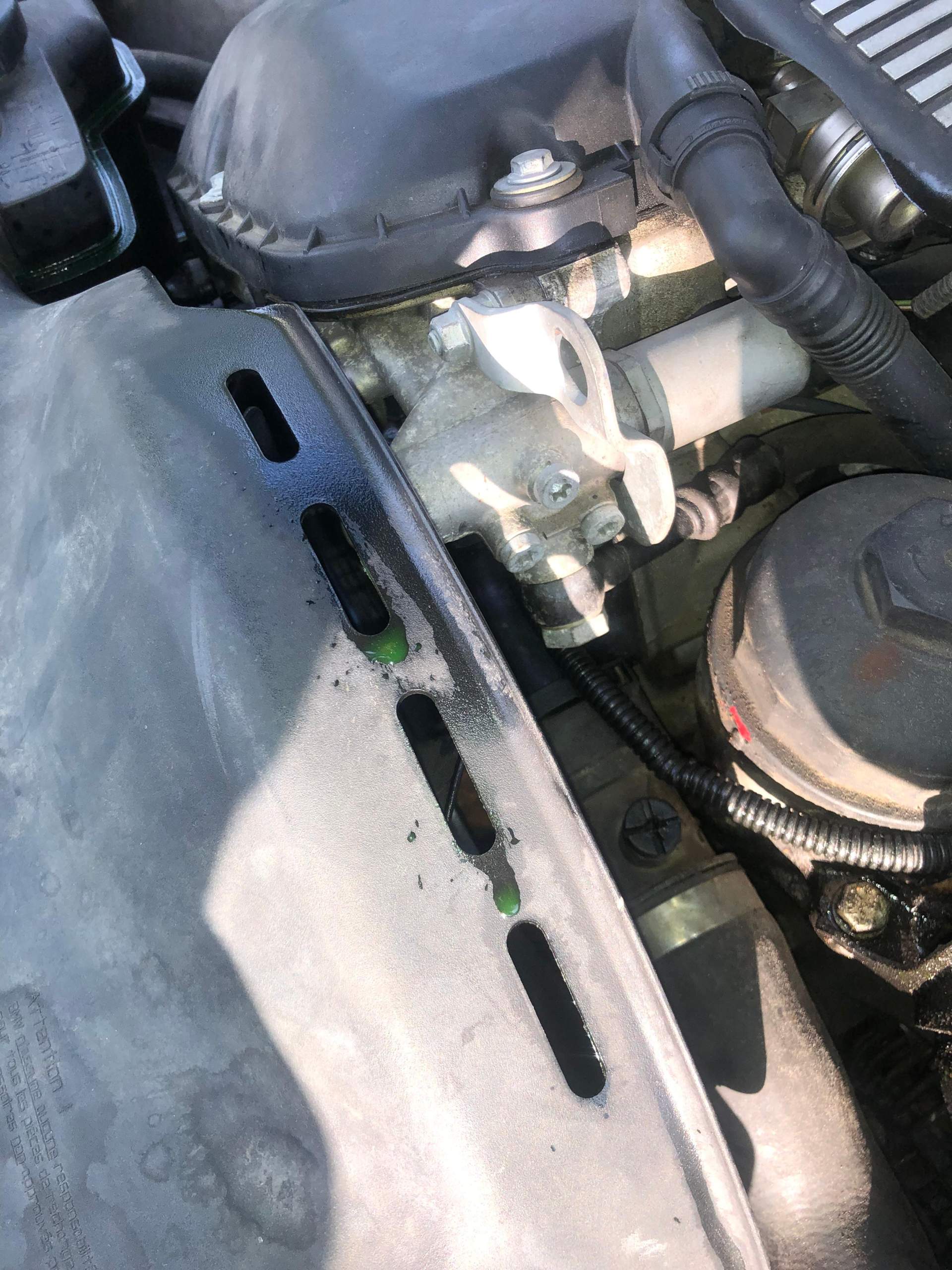 2000er 5er qualmt und Ölaustritt? (Technik, Technologie, Auto)