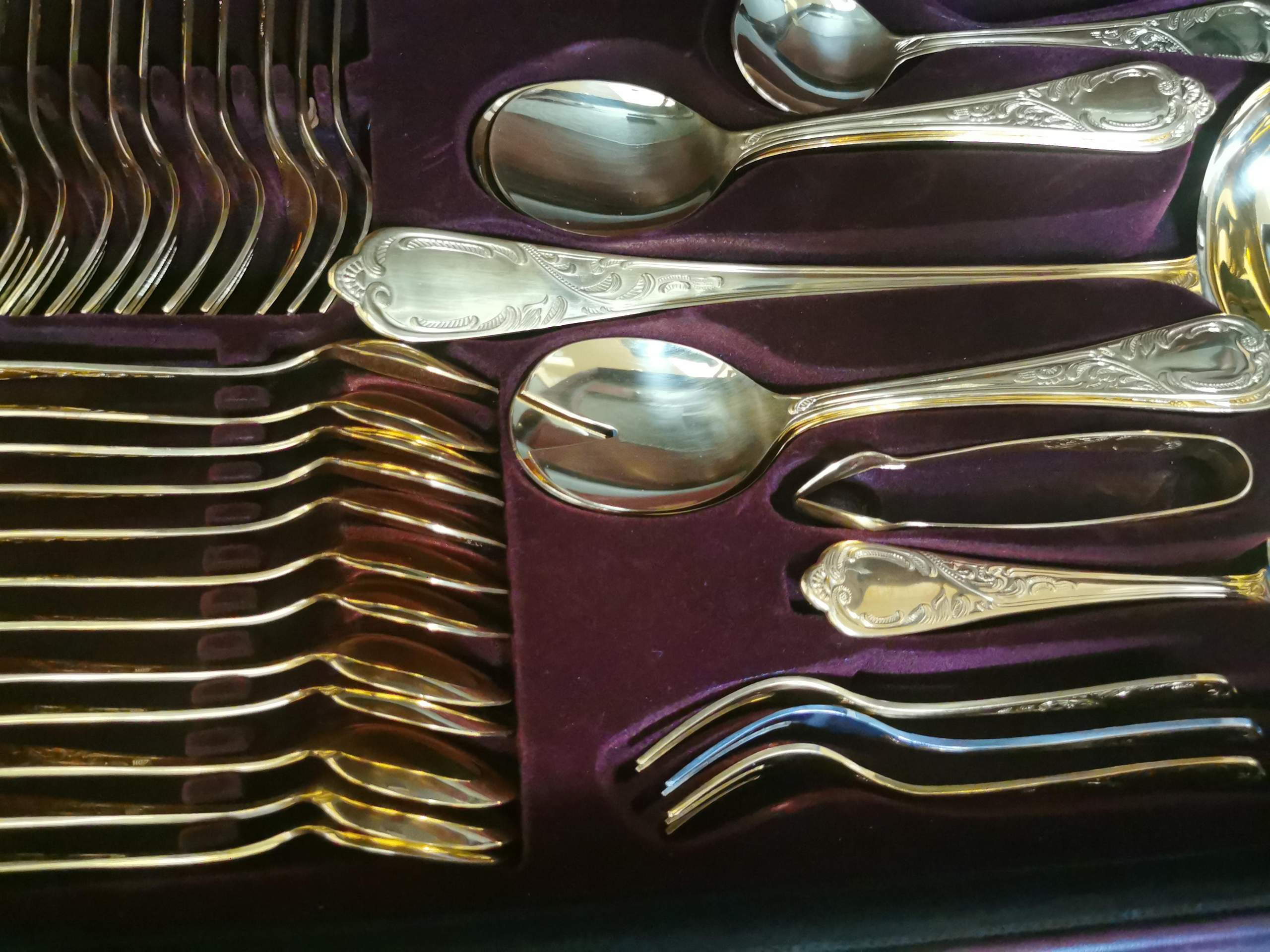 Nivella Besteck 23 24 Karat Hartvergoldet Wert 23/24 KARAT Hartvergoldet nivella 12 Personen besteck set in original