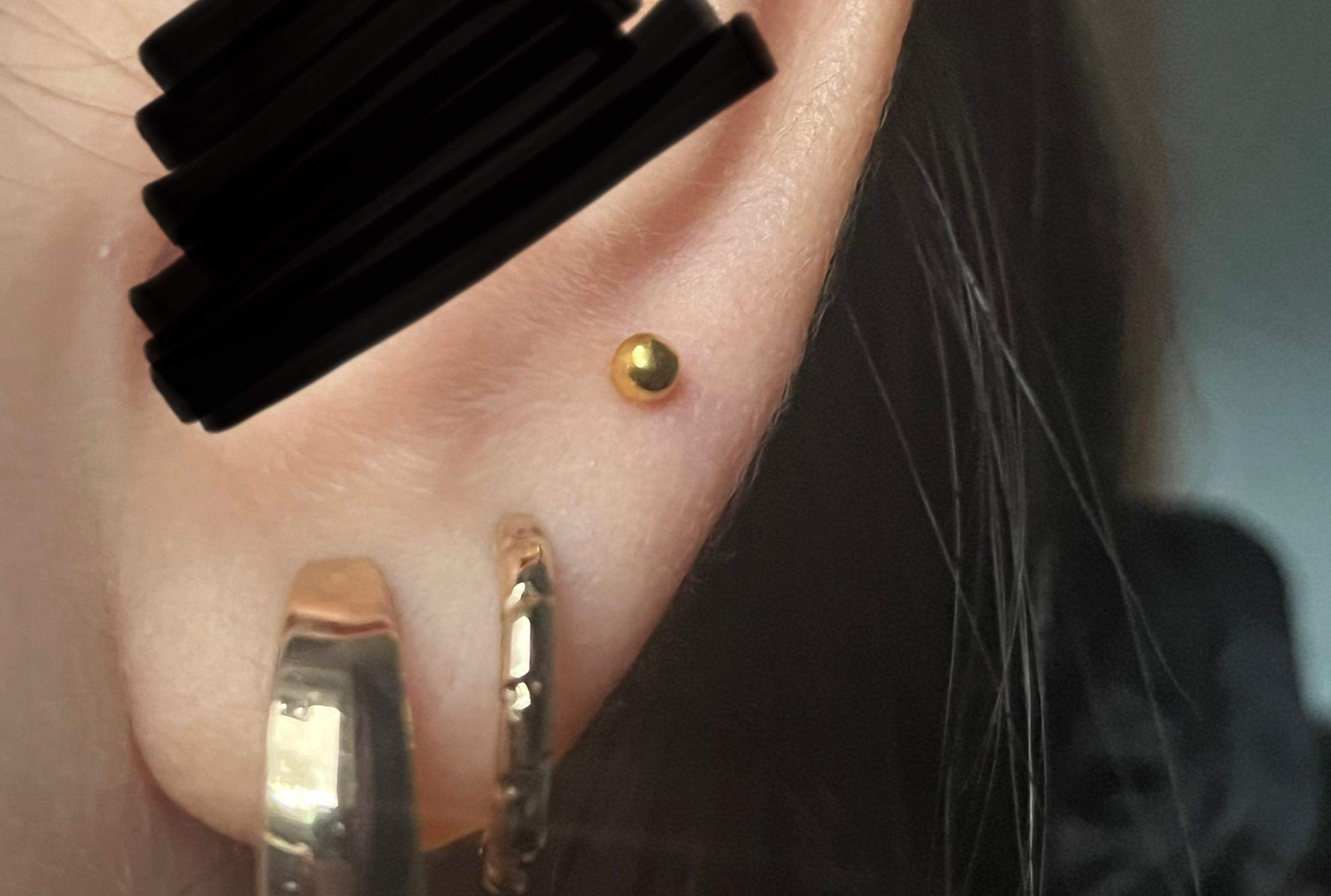 Wie Schnell Wächst Ein Ohrloch Zu 3. Ohrloch zu weit weggestochen? (Frauen, Schmerzen, Beauty)