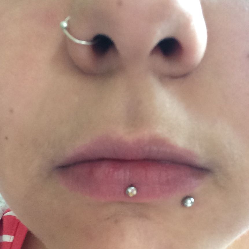 3 Piercings Im Gesicht Zu Viel Oder Einfach Nur Geschmackssache Piercing Tattoo