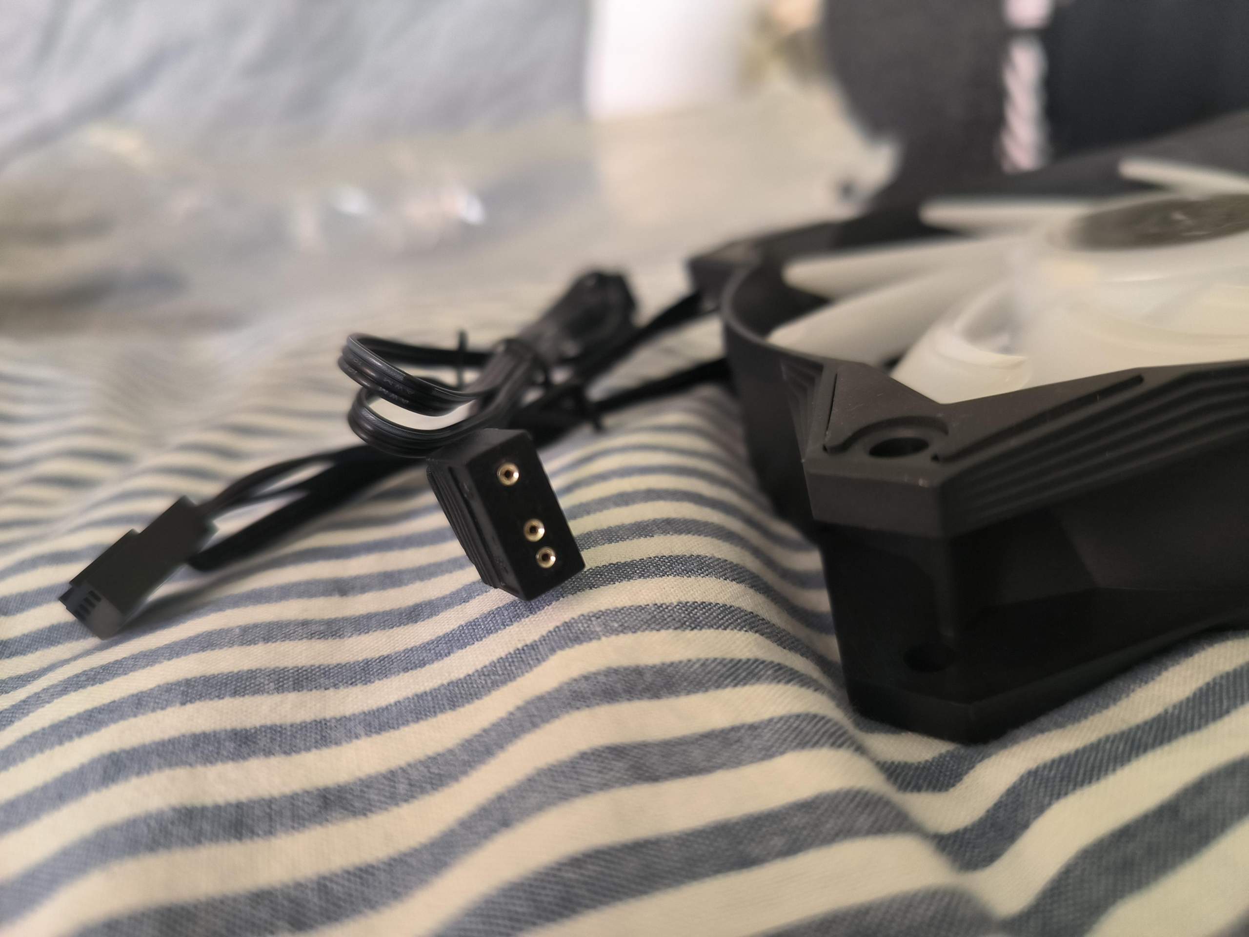 Uonecn 3-poliger Stecker Auf Rechtwinkliger DC-Federkabel Für Tilta-Kameras – Stromkabel, Ca. 30 Cm, Professionell Getestet