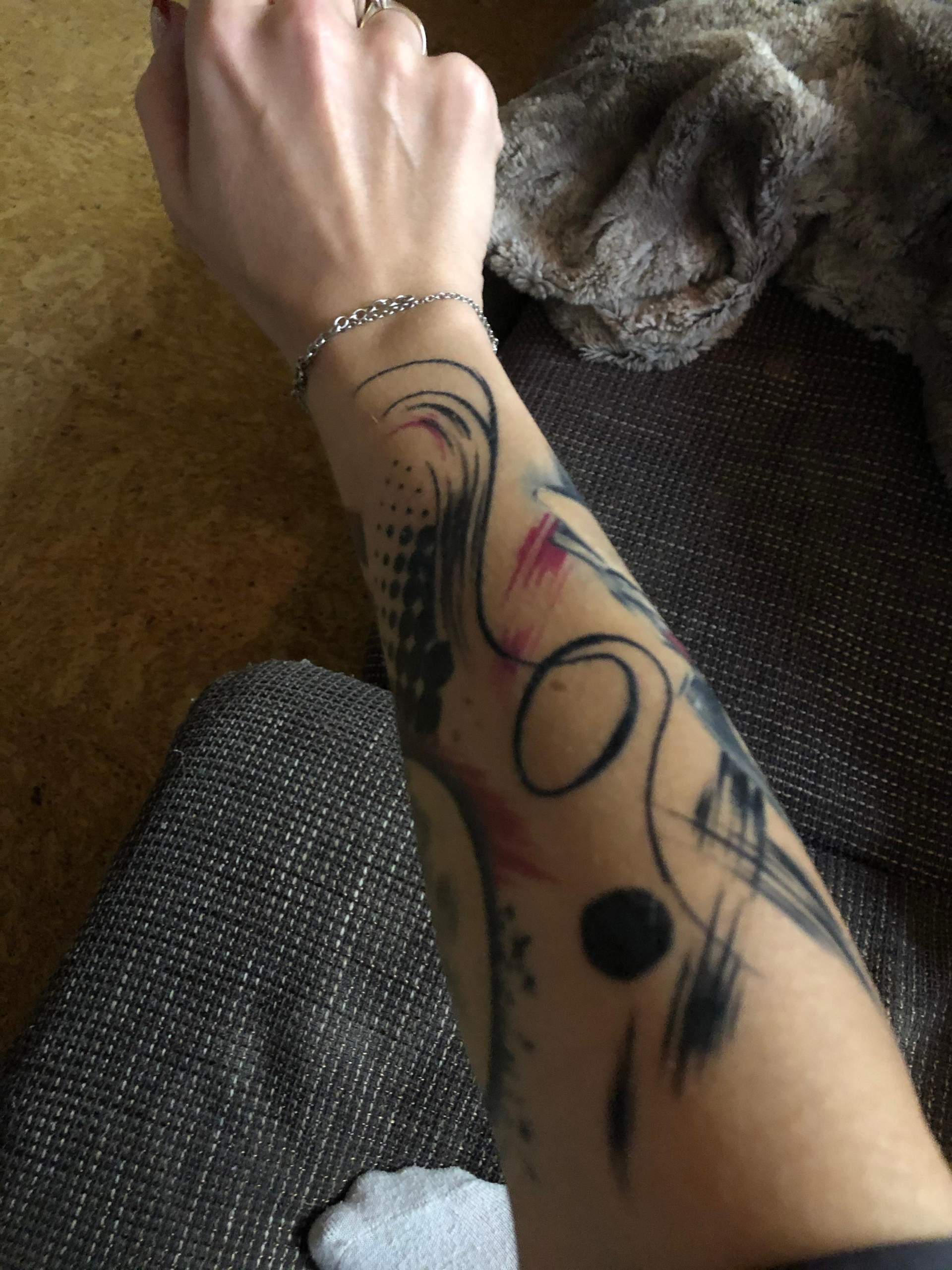 3 Wochen altes Tattoo juckt wie Hölle und ist dick