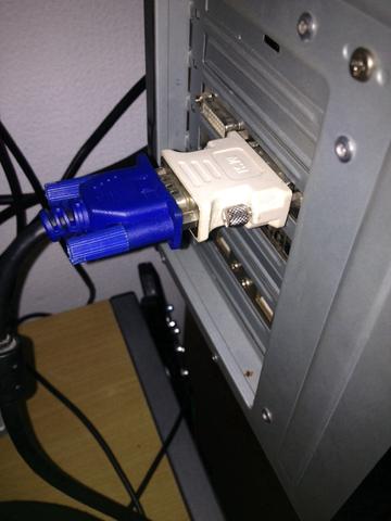 Kabel und adapter am rechner - (PC, Informatik, Kabel)