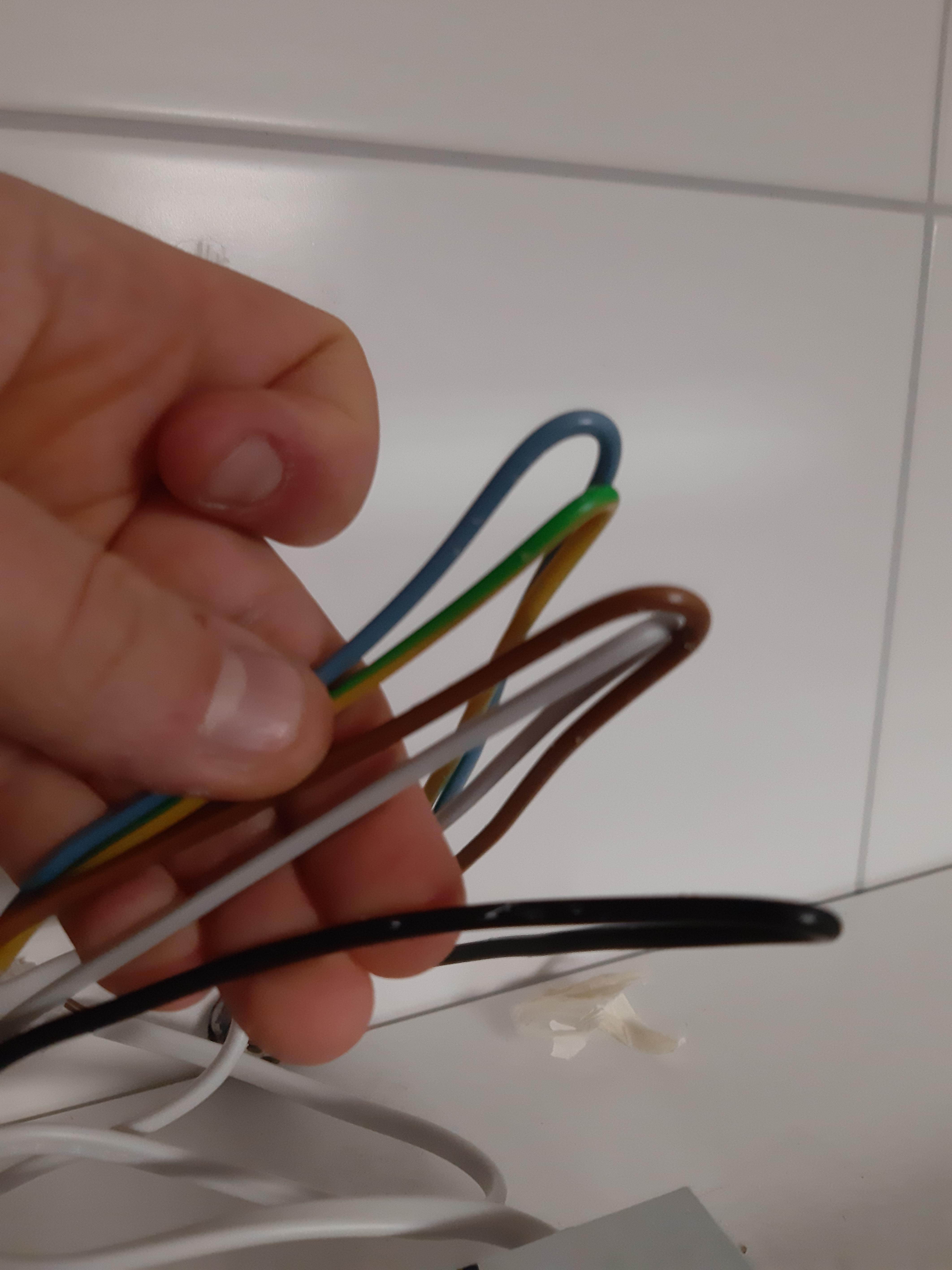 5 Adriges Kabel mit Energiebox verbinden? (Technik, Bad, Elektrik Elektronik) 5 Adriges Kabel mit Energiebox verbinden? (Technik, Bad, Elektrik Elektronik)