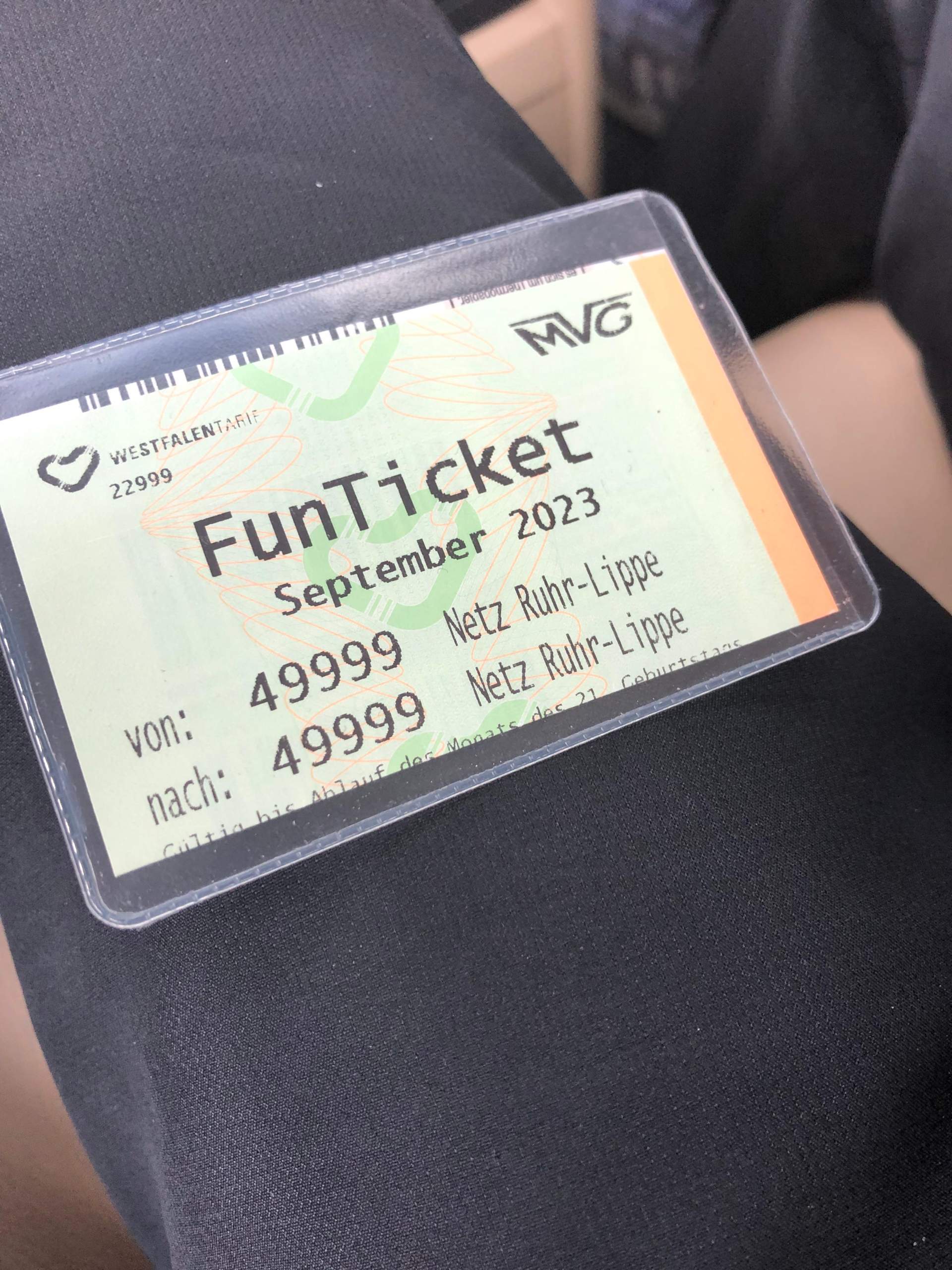 Kann Man Mit Dem Schokoticket Eine Person Mitnehmen Ab welcher Uhrzeit kann man mit dem Funticket am Wochenende fahren