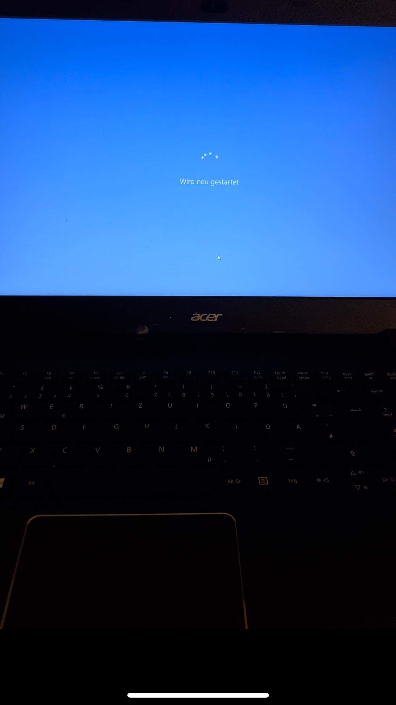 Acer Laptop geht nicht an/hängt sich auf? (Computer, Neustart von PC)